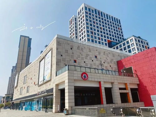 廣東佛山有一個名字很奇怪的商場,就在地鐵口,卻顯得有些冷清