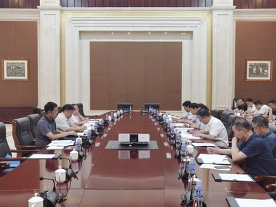 自治區(qū)住建廳黨組成員、代建中心主任張鶴一行赴赤峰市、通遼市調研房地產和城鎮(zhèn)老舊小區(qū)改造等相關工作